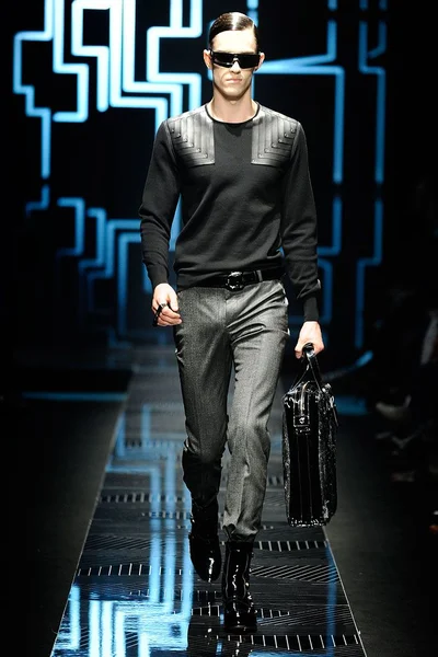 Look 9
